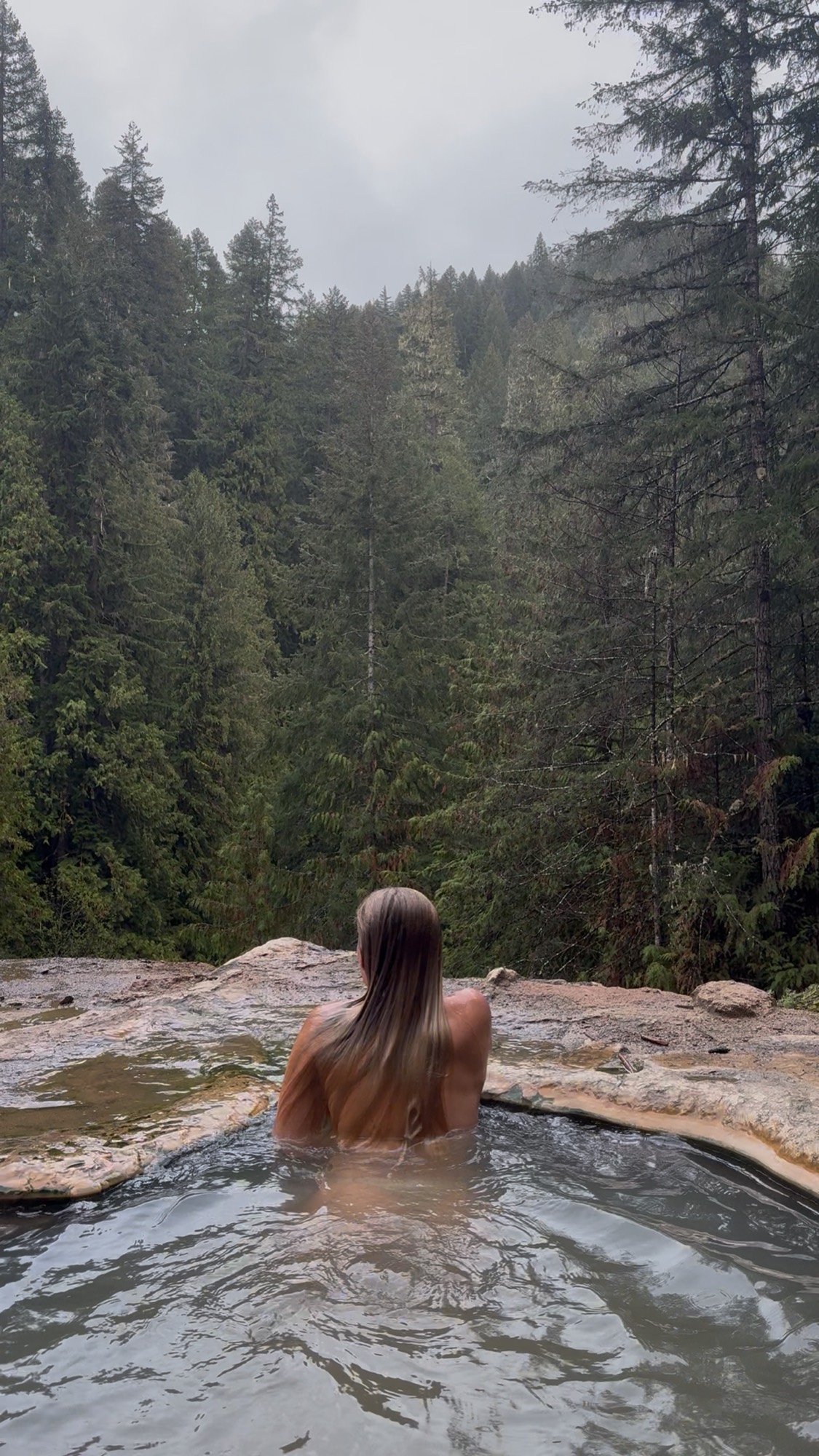 Natural hot spring in the Oregon forest